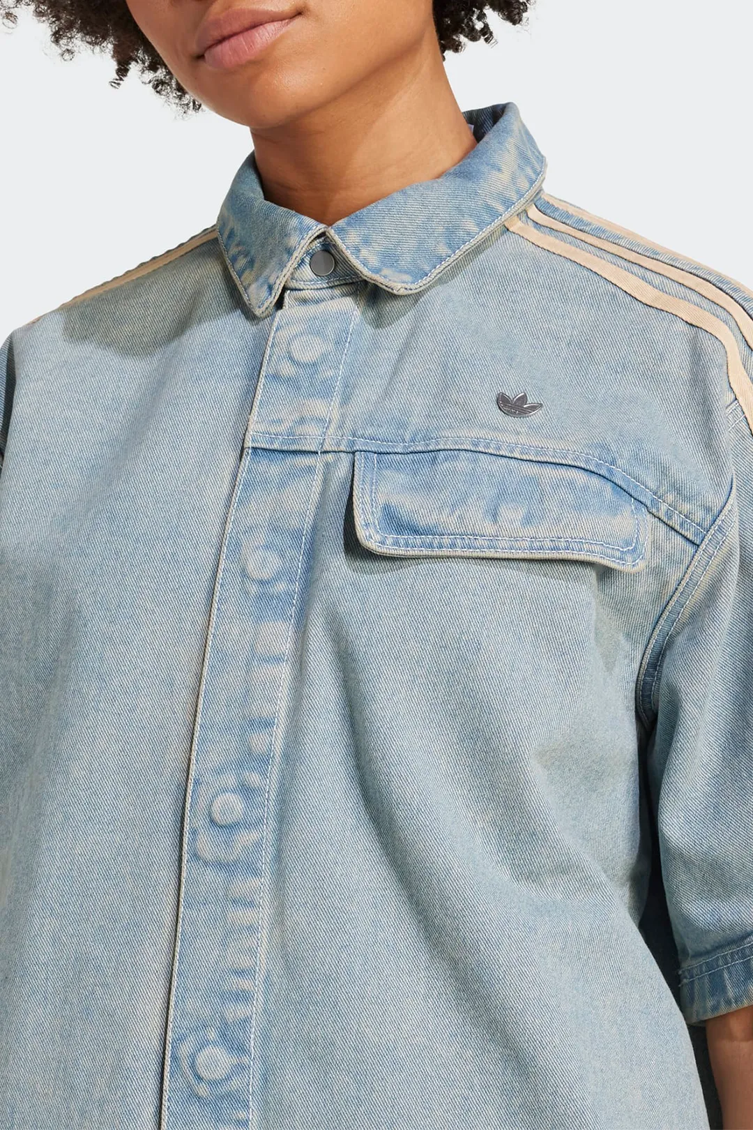 ADIDAS CAMISA DENIM ESSENTIAL - MUJER - Image 5