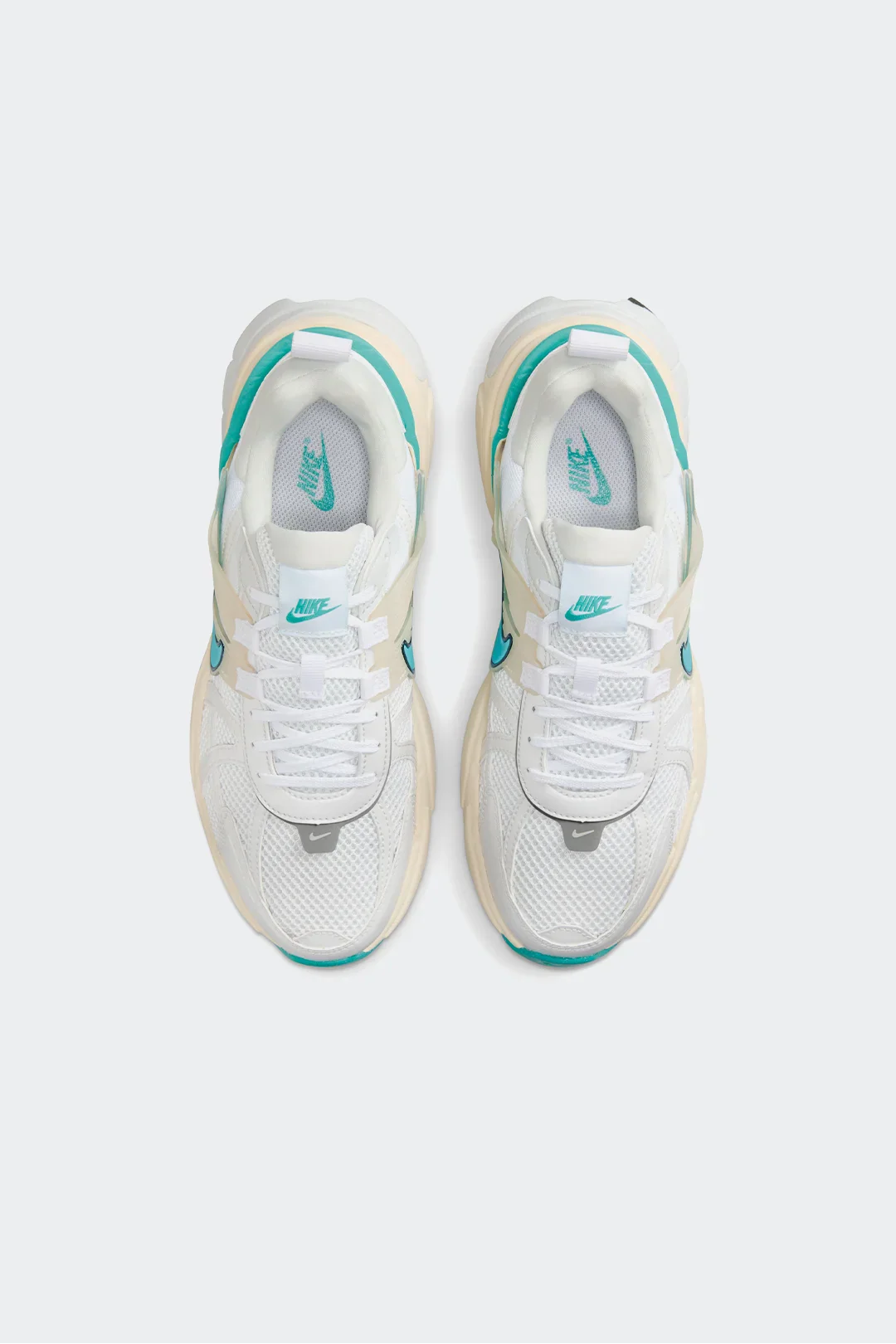 NIKE V2K RUN - MUJER - Image 4